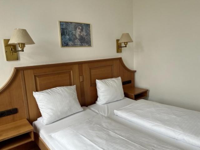 Hotel Roemischer Kaiser Трир Екстериор снимка