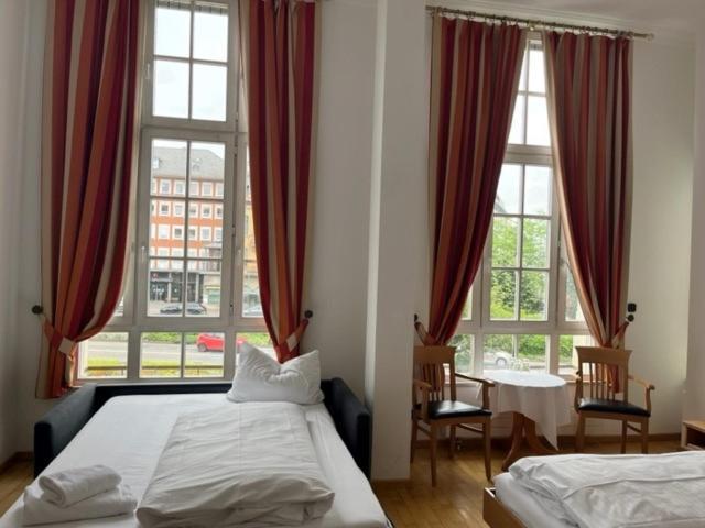 Hotel Roemischer Kaiser Трир Екстериор снимка