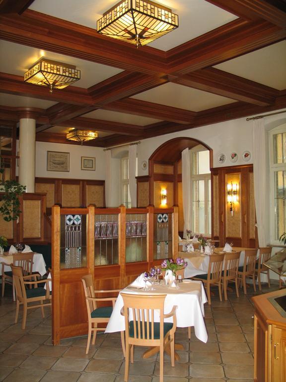 Hotel Roemischer Kaiser Трир Екстериор снимка