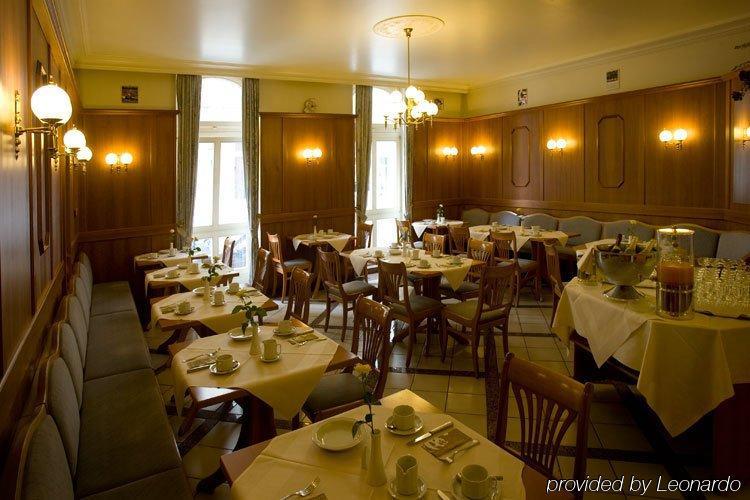 Hotel Roemischer Kaiser Трир Ресторант снимка