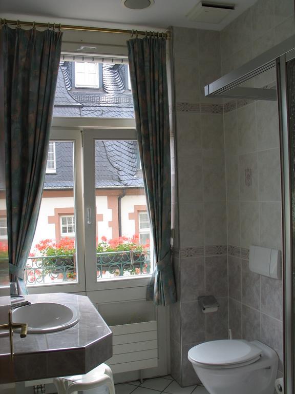 Hotel Roemischer Kaiser Трир Екстериор снимка