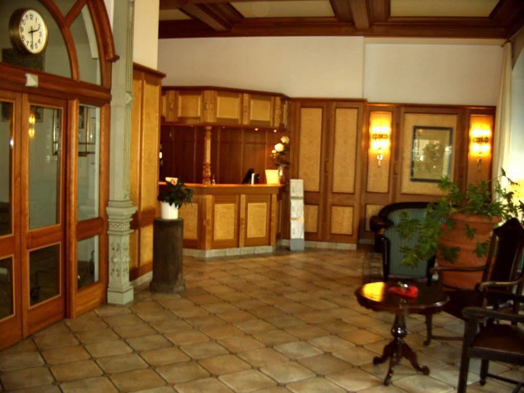 Hotel Roemischer Kaiser Трир Екстериор снимка
