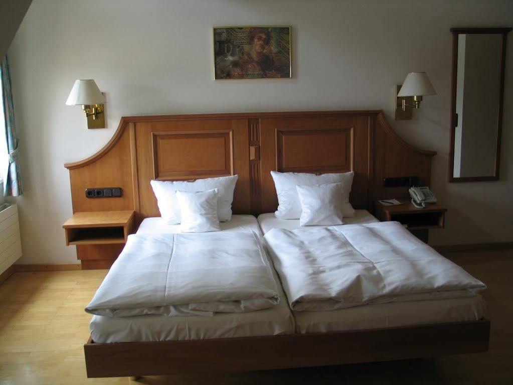 Hotel Roemischer Kaiser Трир Екстериор снимка